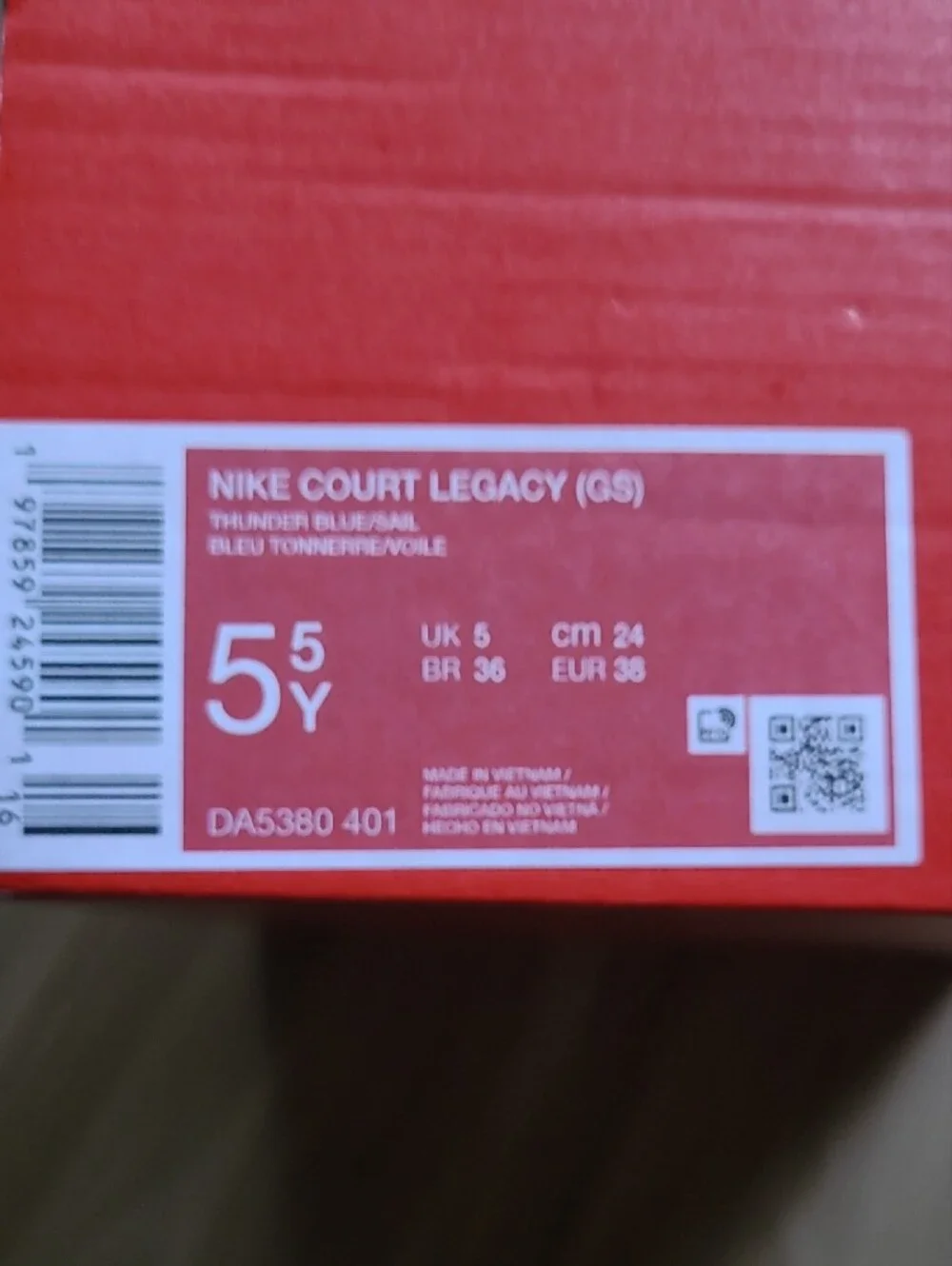 Nike Navy and White Low-Top Sneakers with Gum Sole
